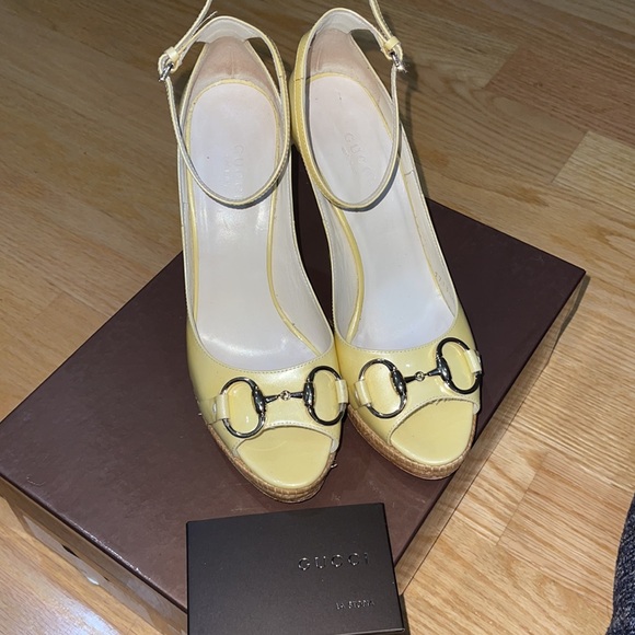 Gucci Sandals in their box. - Picture 8 of 8